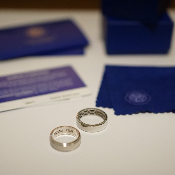 Tacori Men's Wedding Band Platinum Sculpted Crescent Hammer 71-7h Size 7.5 - Picture 2 of 9